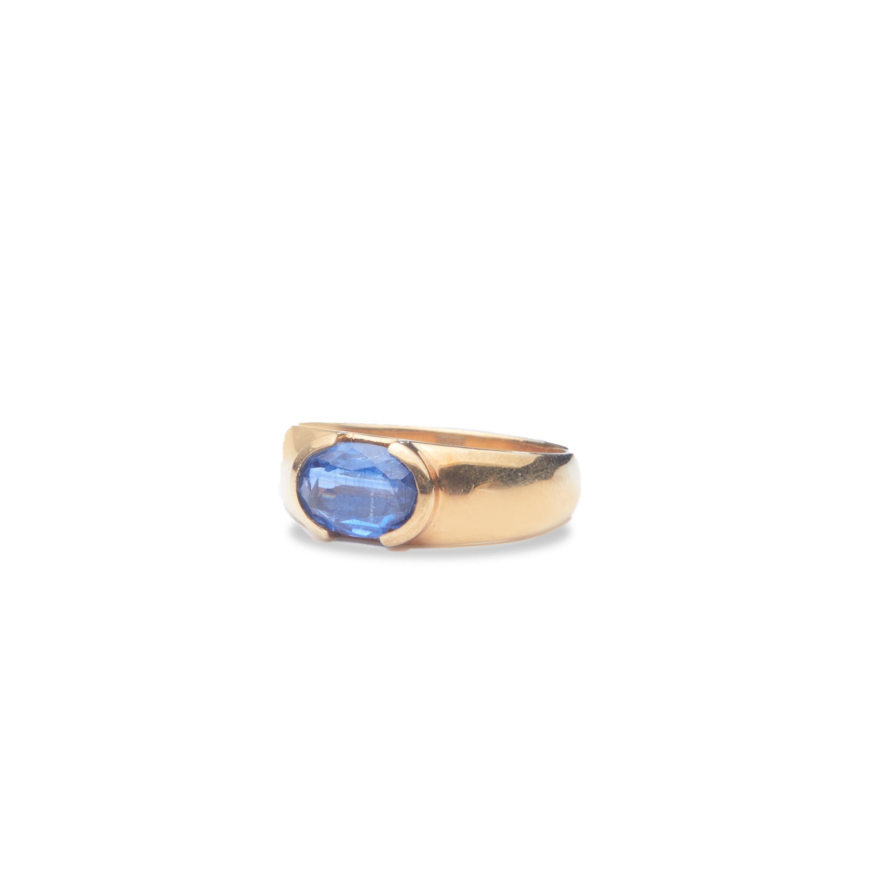 Kyanite faceted oval vermeil ring with clamp bezel side angle