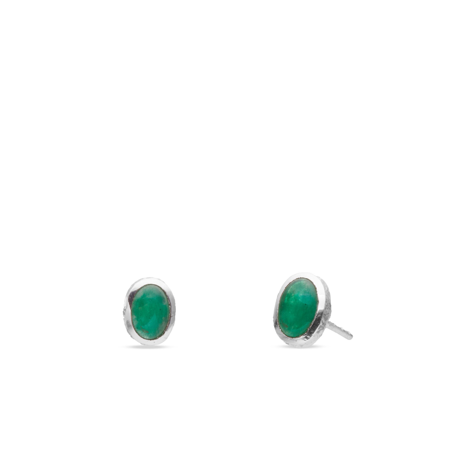 Aventurine oval cabochon stud earrings with hammered bezel