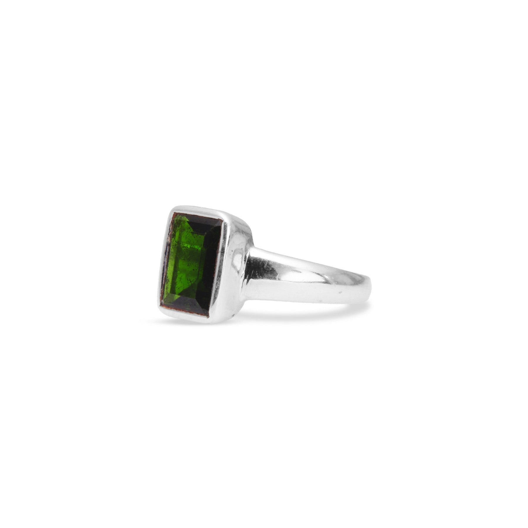 Chrome diopside rectangle faceted ring with bezel and thick band 