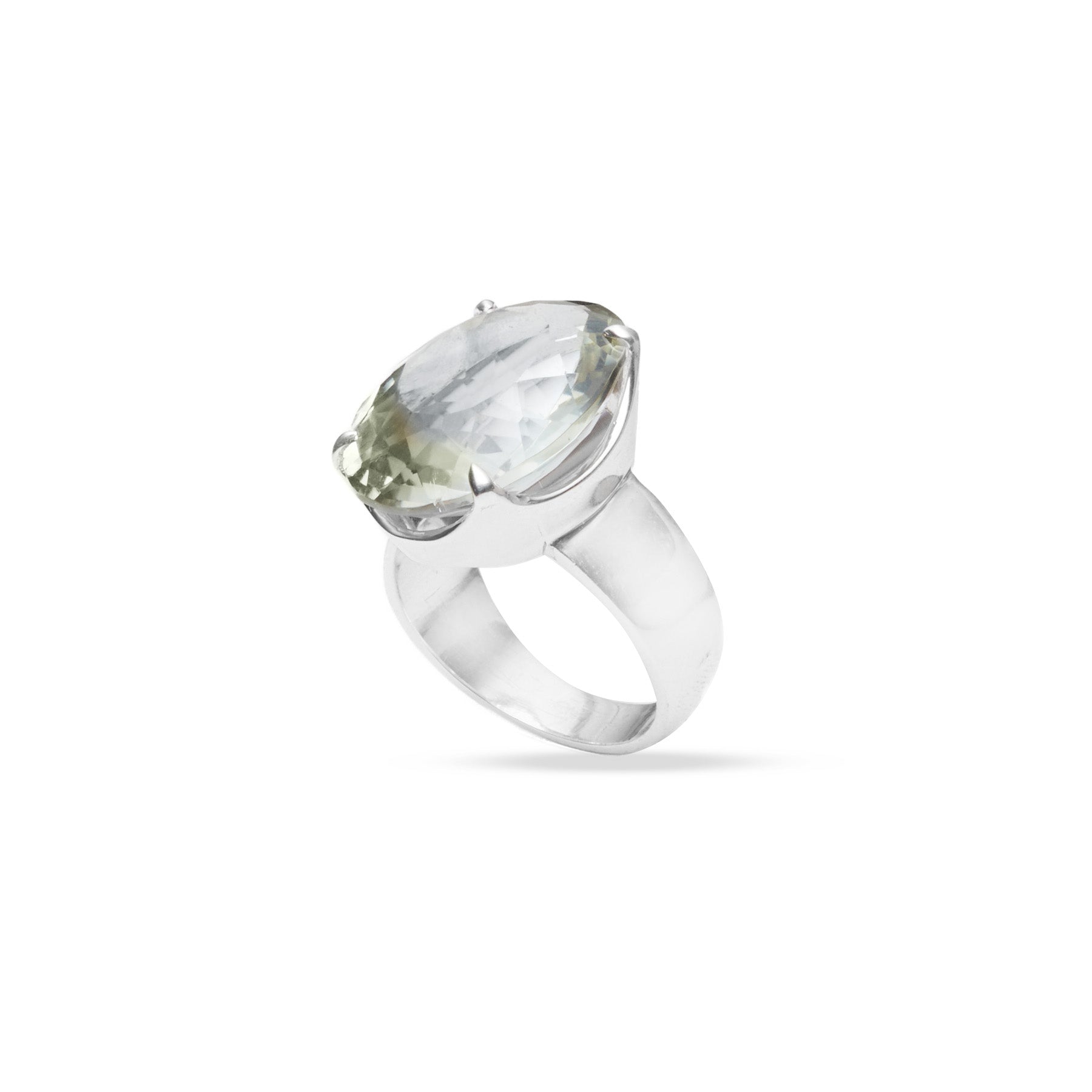 Green Quartz oval faceted ring with claw setting side angle