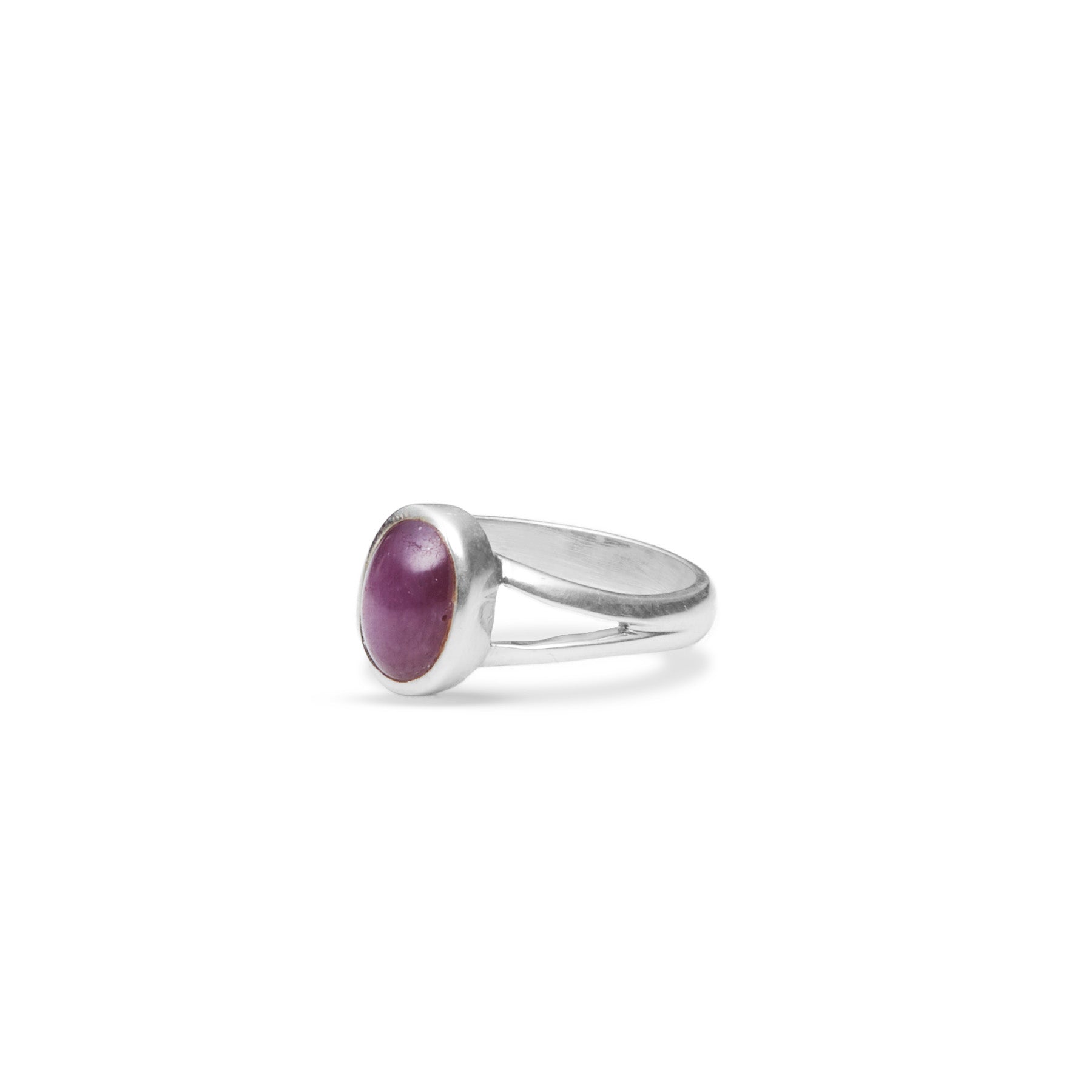 Star Ruby cabochon oval bezel set ring with split band side angle