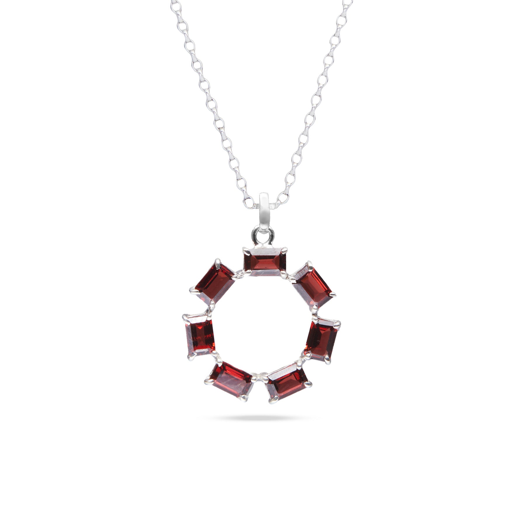 Garnet rectangle faceted claw set round pendant 