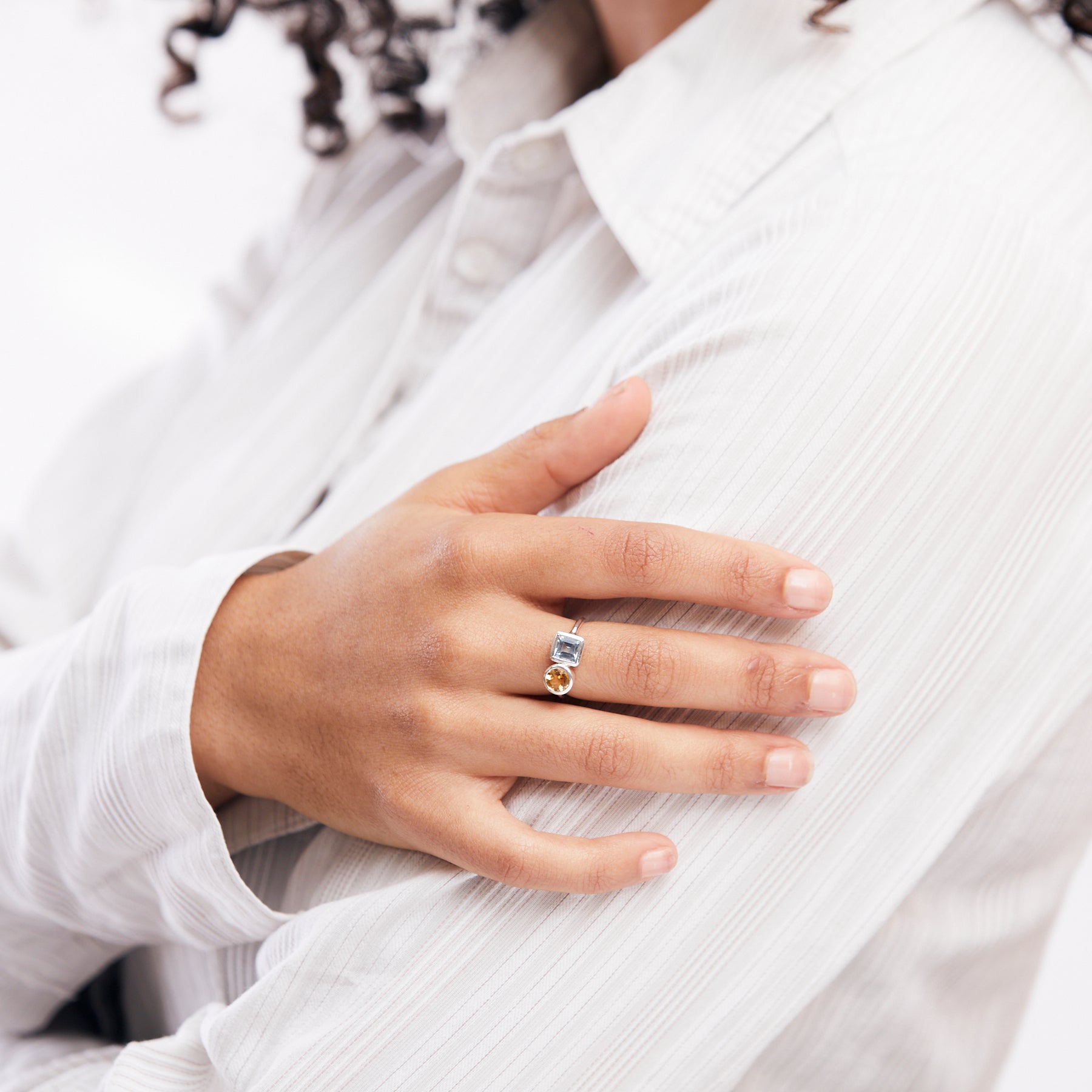 CITRINE AND BLUE TOPAZ RING 