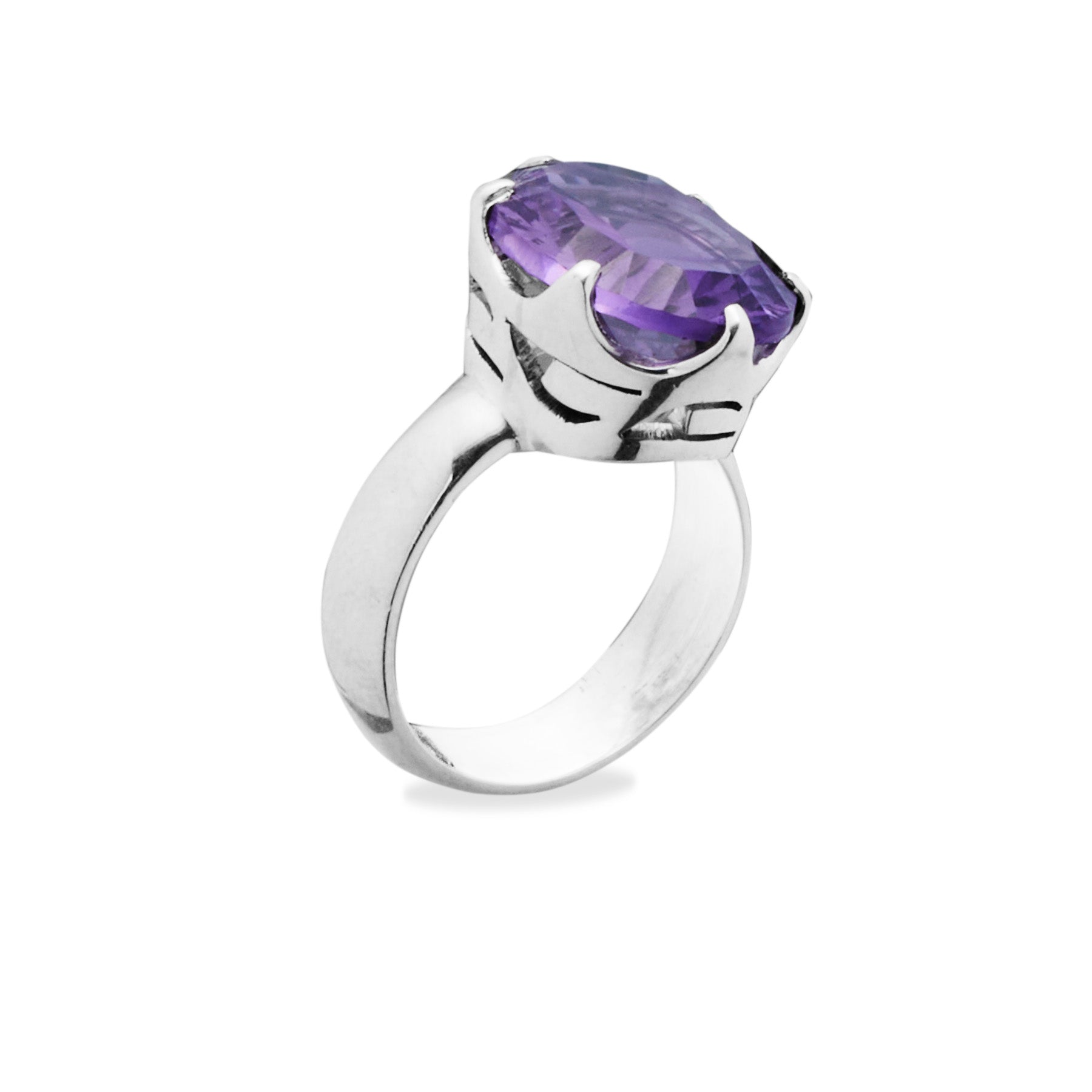 OVAL AMETHYST RING 