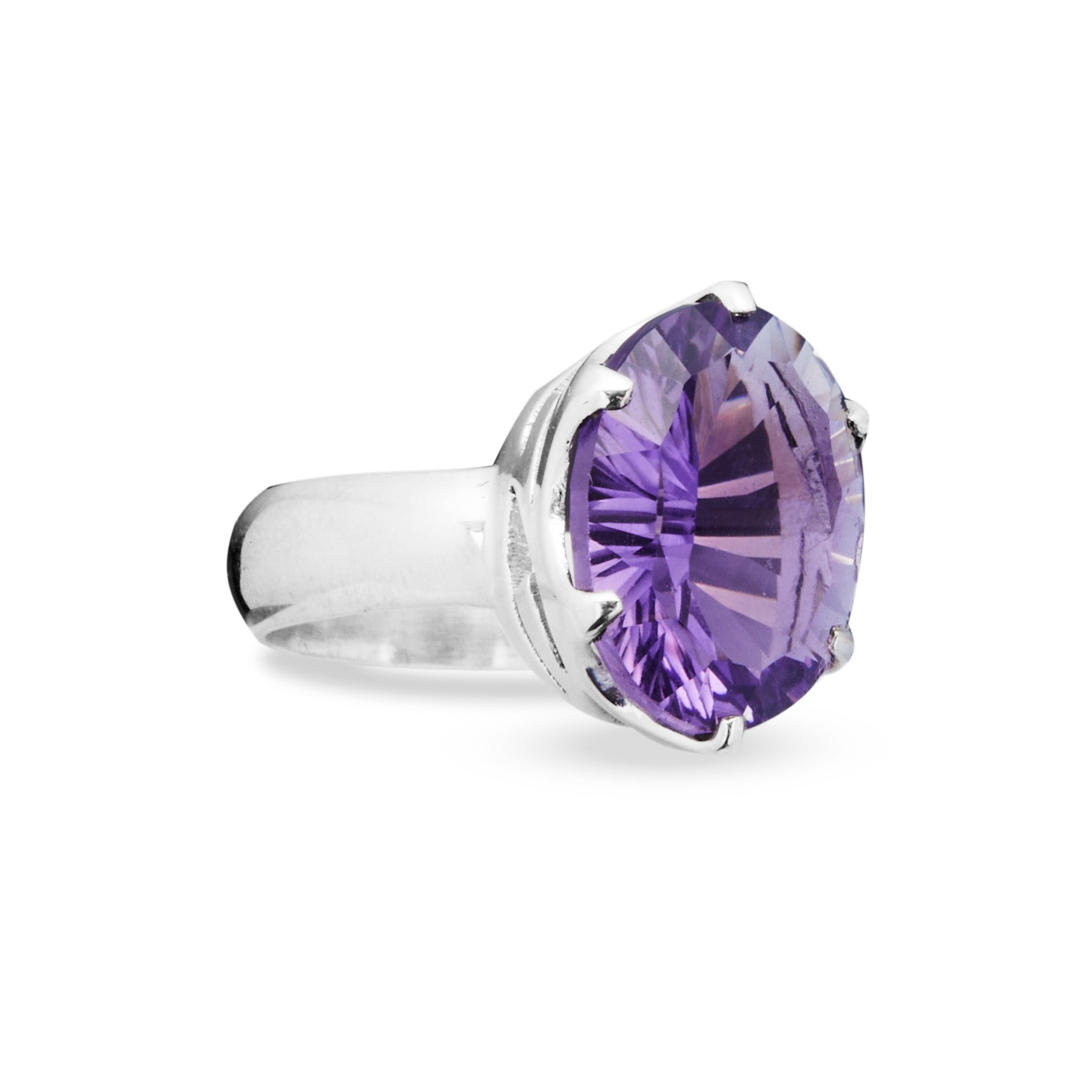 OVAL AMETHYST RING