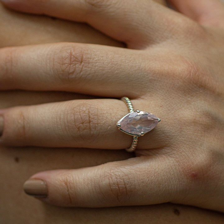 rose quartz ring