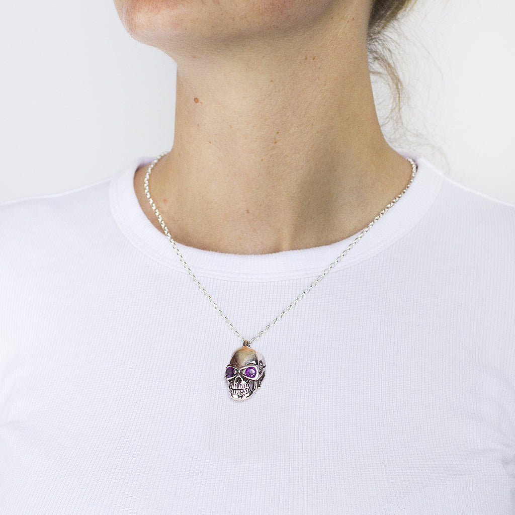 Amethyst hot sale skull necklace