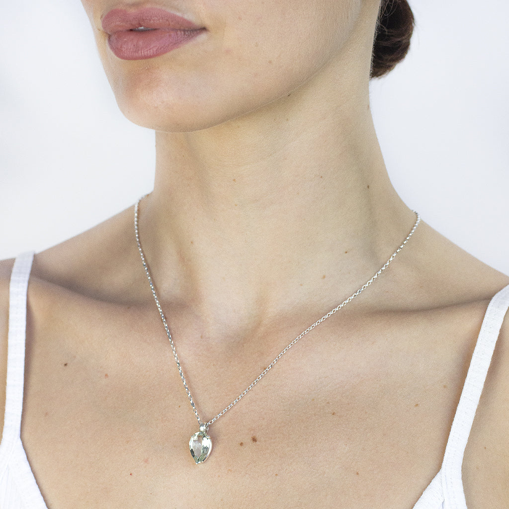 Green hot sale quartz necklace